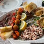 Izvrsten krožnik hladnih predjedi.